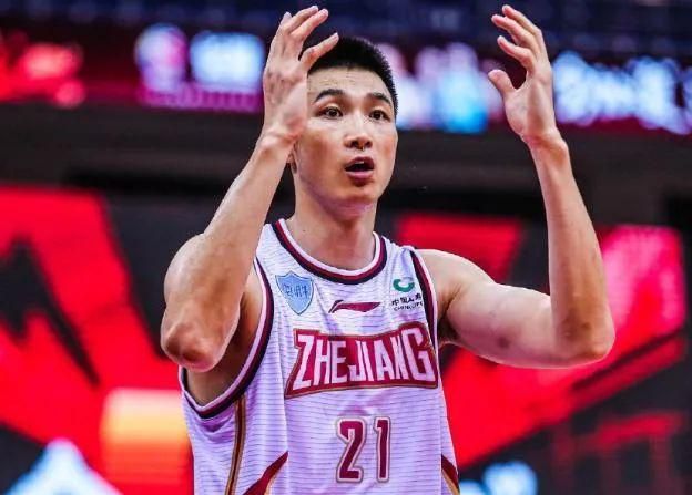 大方认爱卡哥：是的，我们订婚了 锦绣开年！